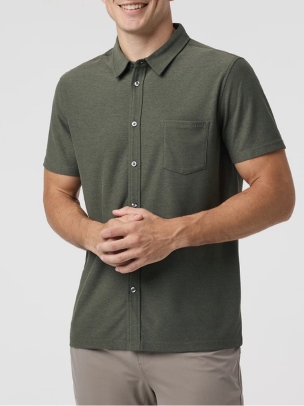 Vuori Men's Short Sleeve Ace Button-Down Shirt in Green Size Large